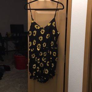 Black and sunflower romper size XL